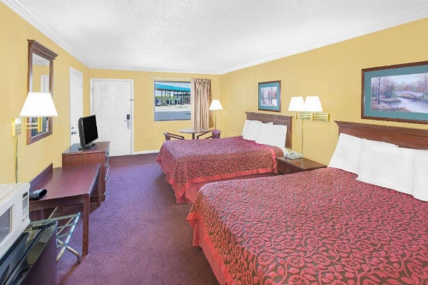 Days Inn by Wyndham N Little Rock East image 5