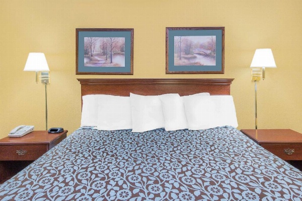 Days Inn by Wyndham N Little Rock East image 8