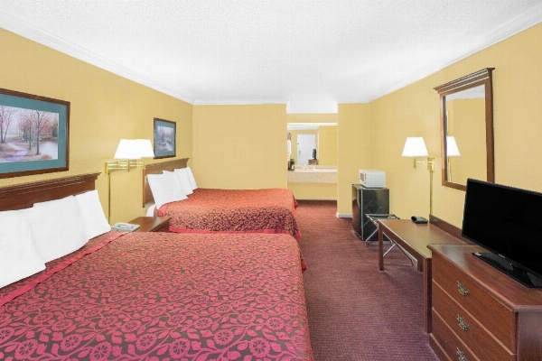 Days Inn by Wyndham N Little Rock East image 9